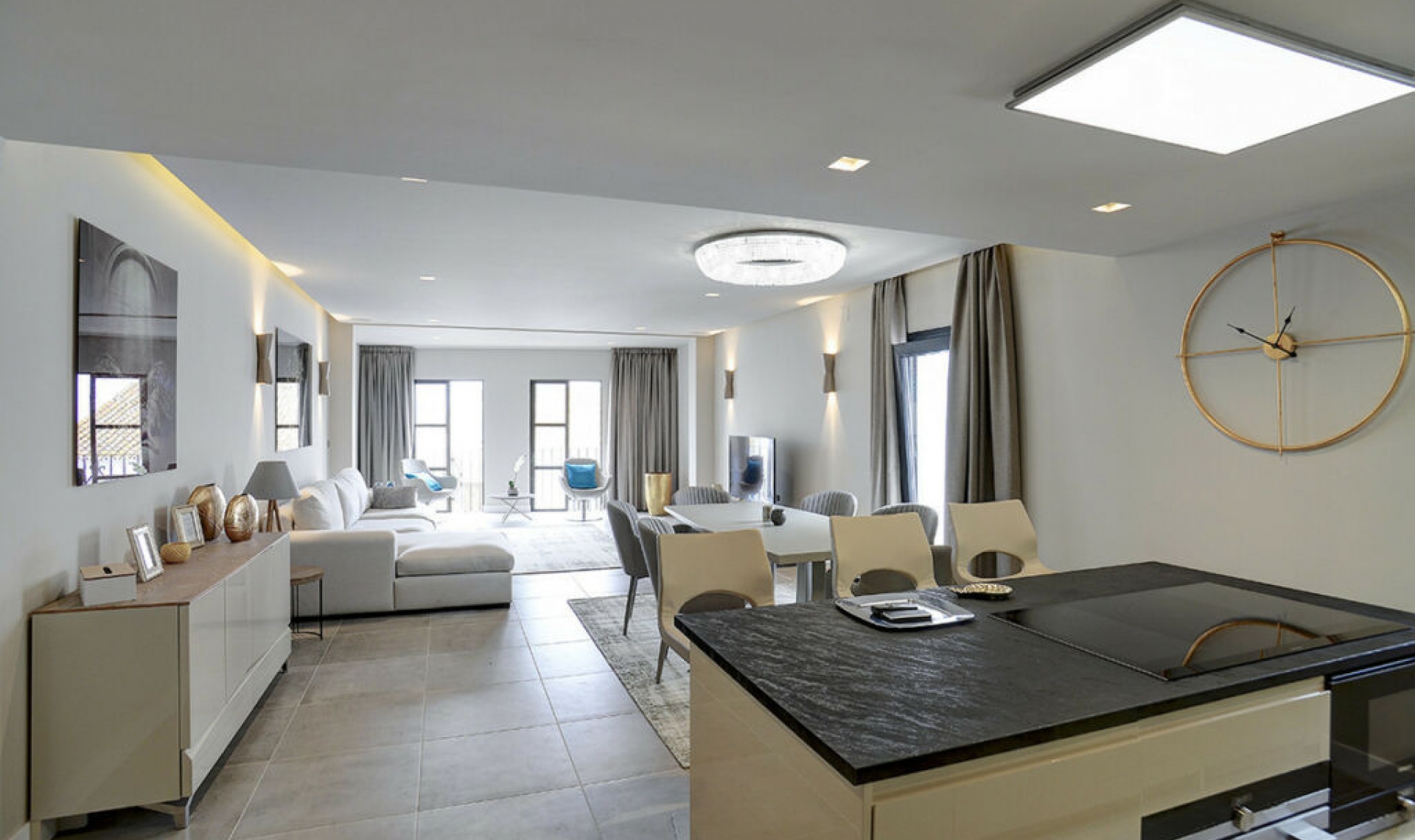 Resale - Apartment -
Puerto Banús