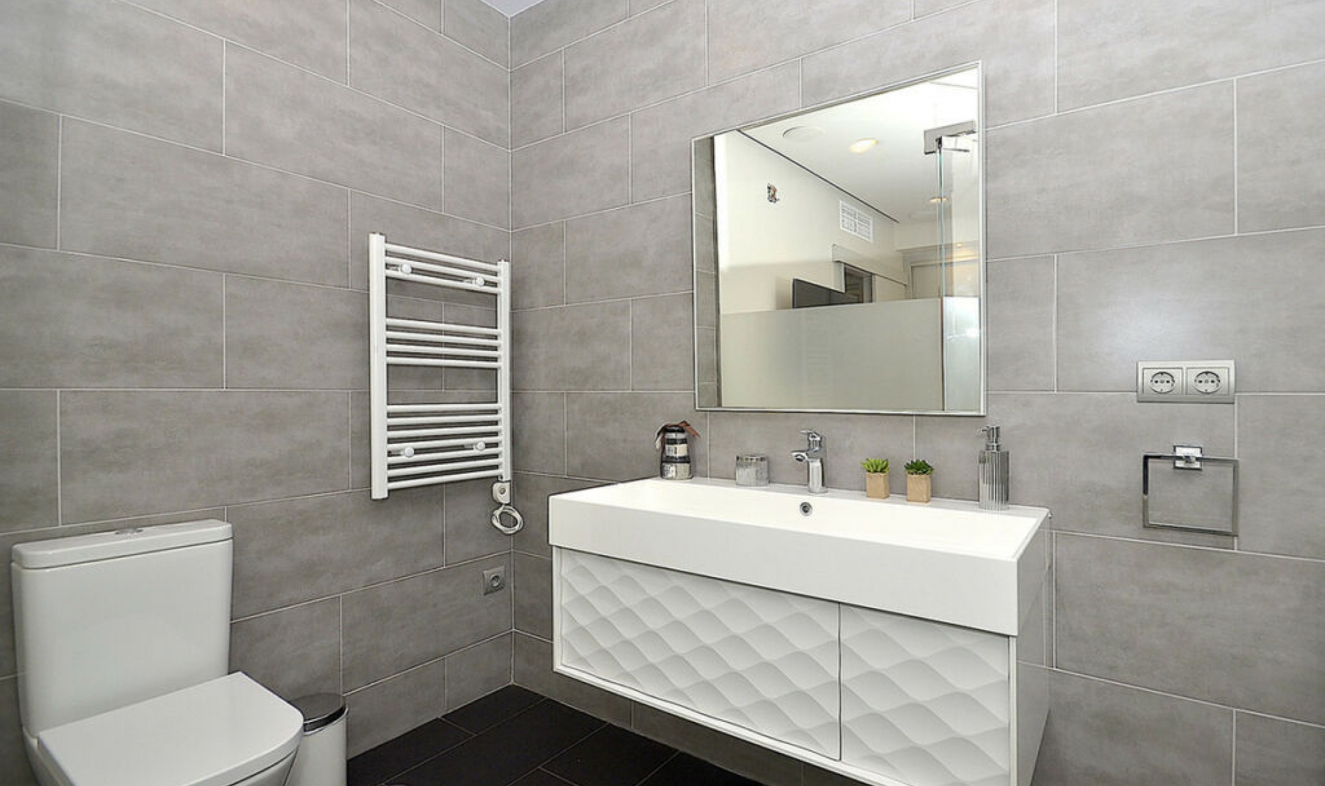 Resale - Apartment -
Puerto Banús