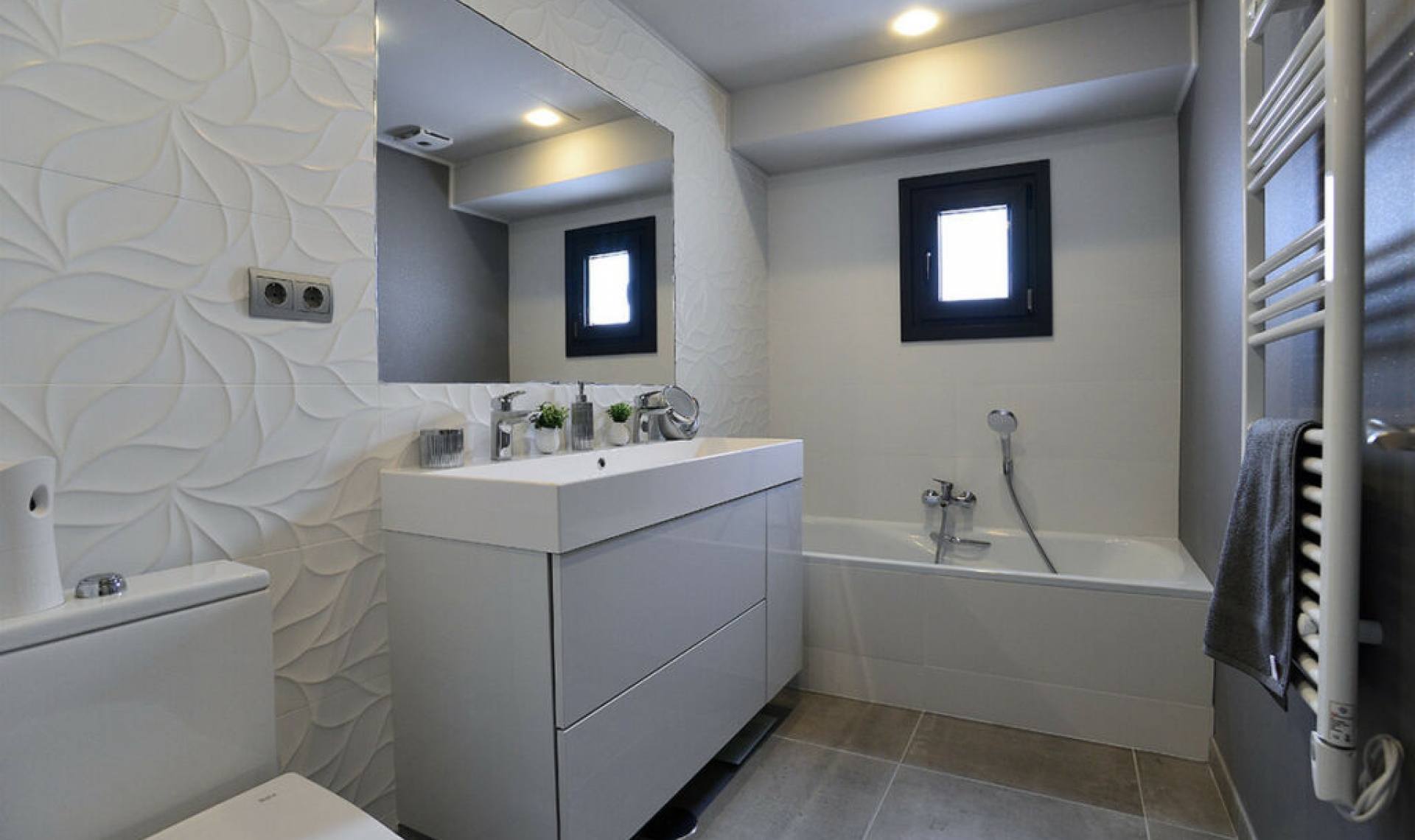 Resale - Apartment -
Puerto Banús