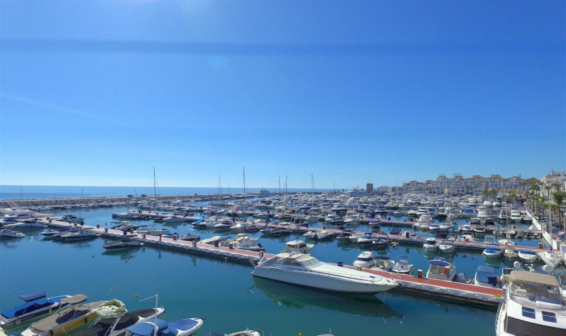 Resale - Apartment -
Puerto Banús