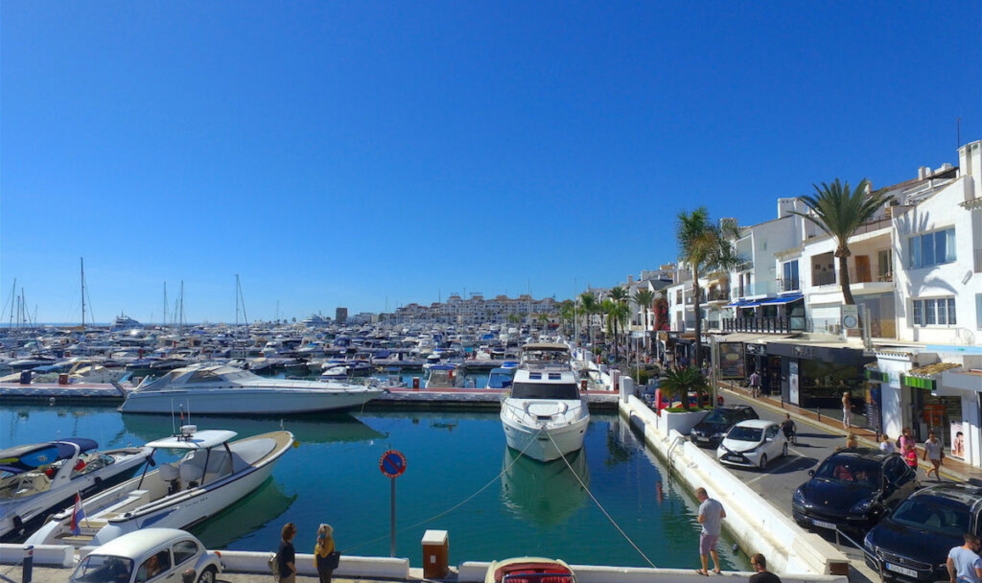 Resale - Apartment -
Puerto Banús