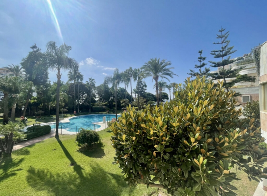 Resale - Apartment -
Puerto Banús