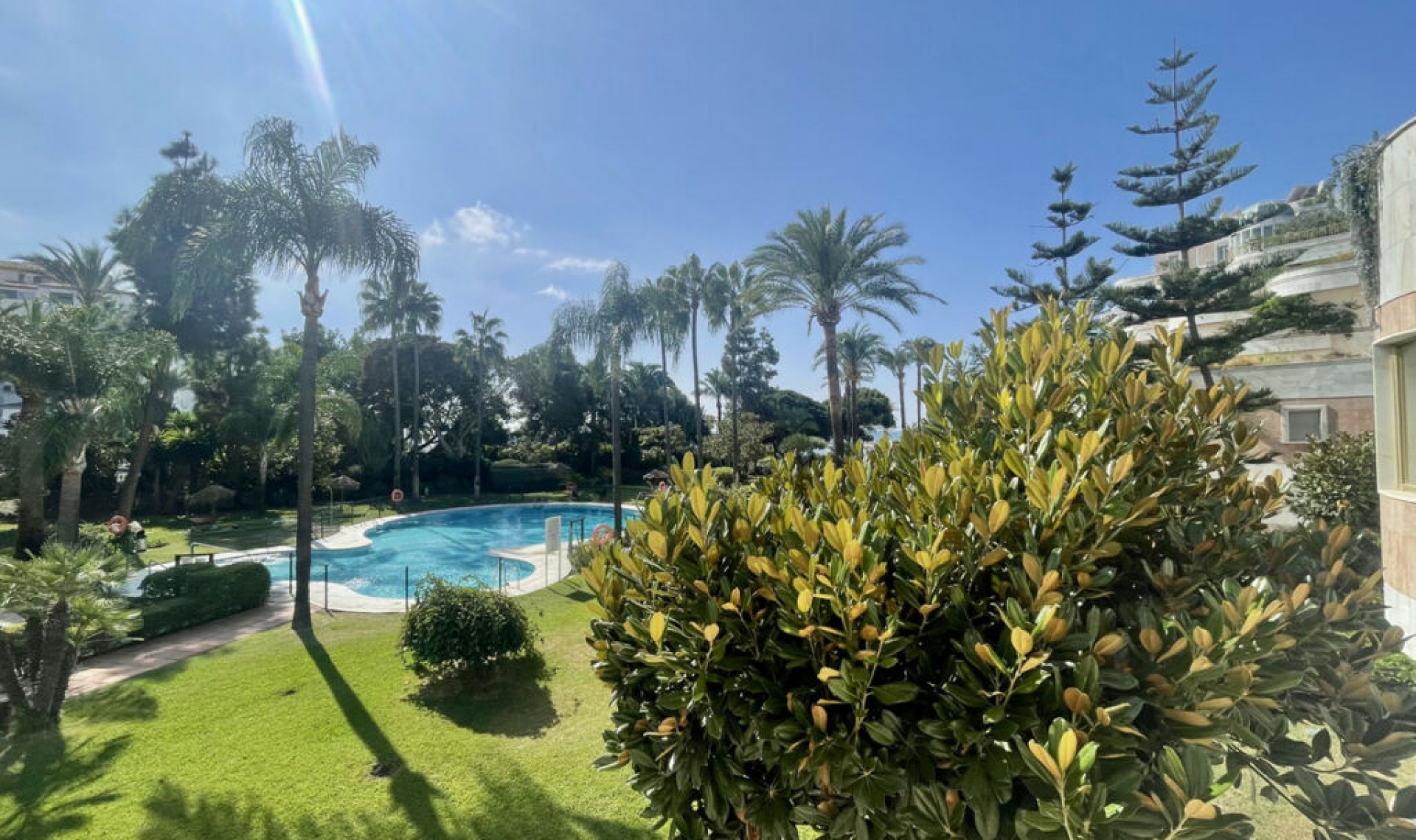 Resale - Apartment -
Puerto Banús