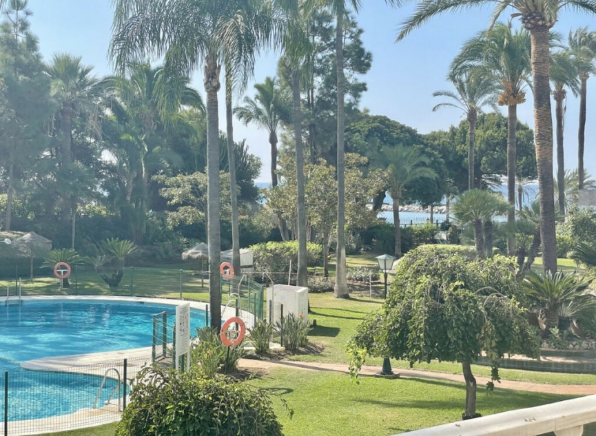 Resale - Apartment -
Puerto Banús