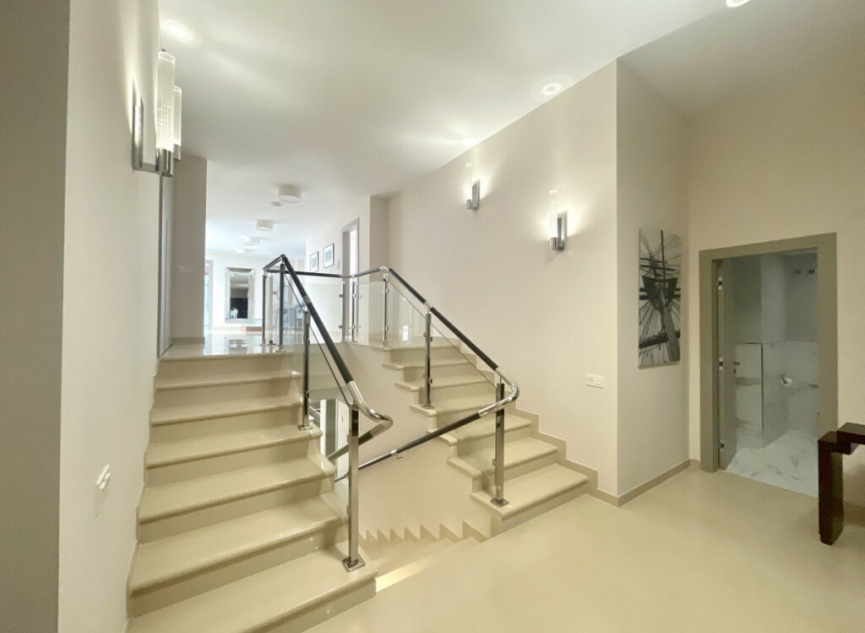 Resale - Apartment -
Puerto Banús