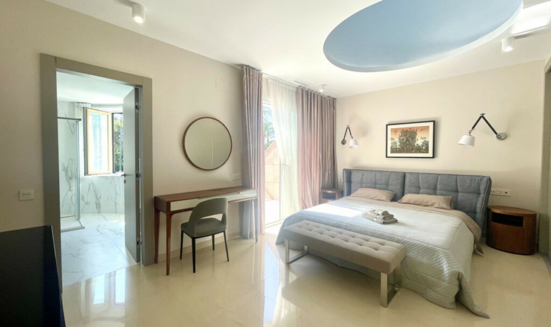 Resale - Apartment -
Puerto Banús