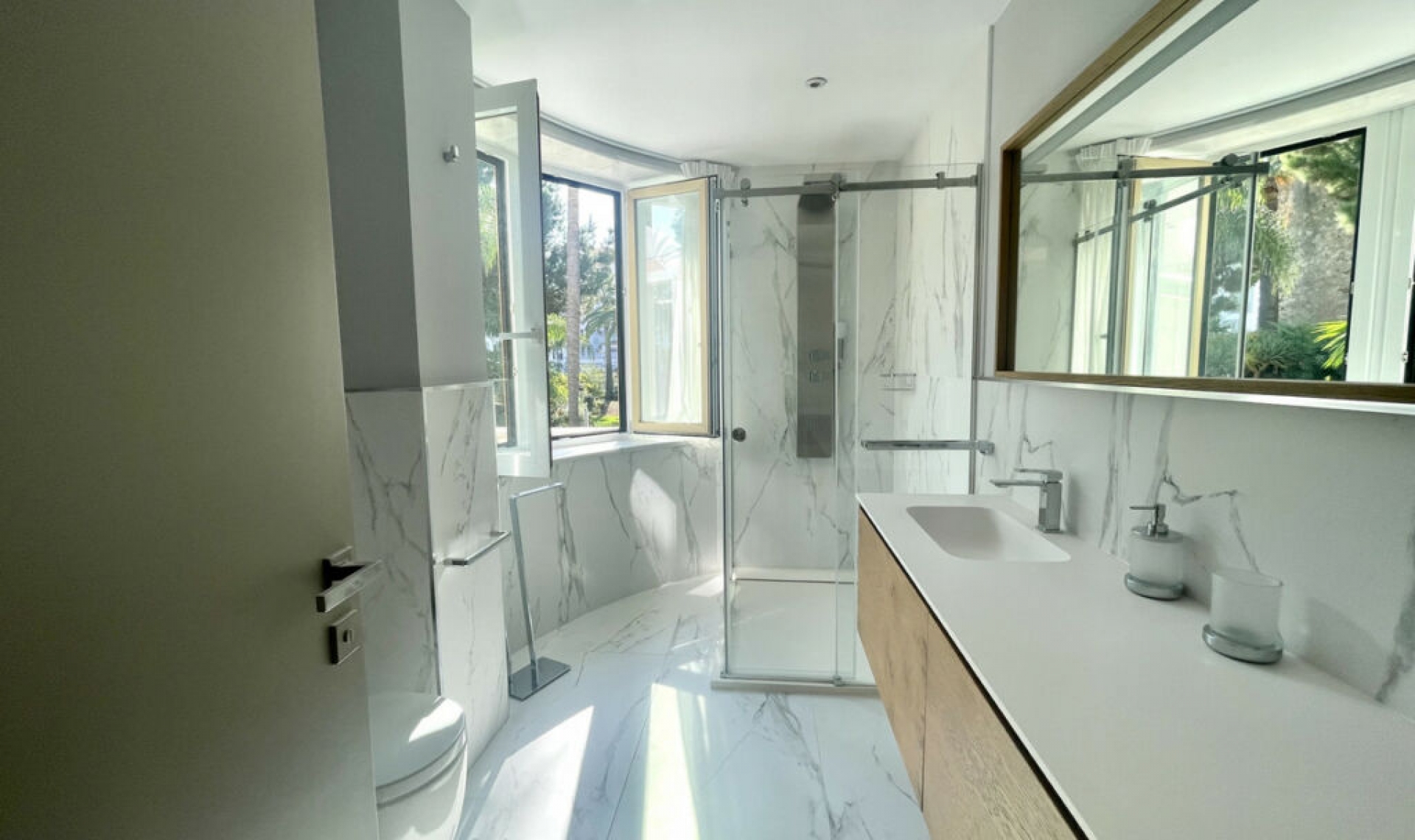 Resale - Apartment -
Puerto Banús