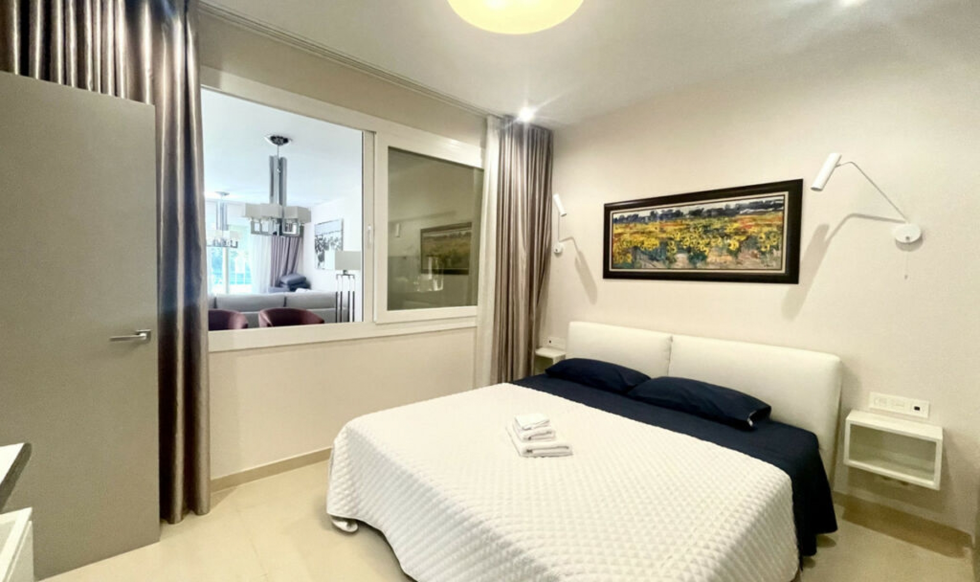Resale - Apartment -
Puerto Banús