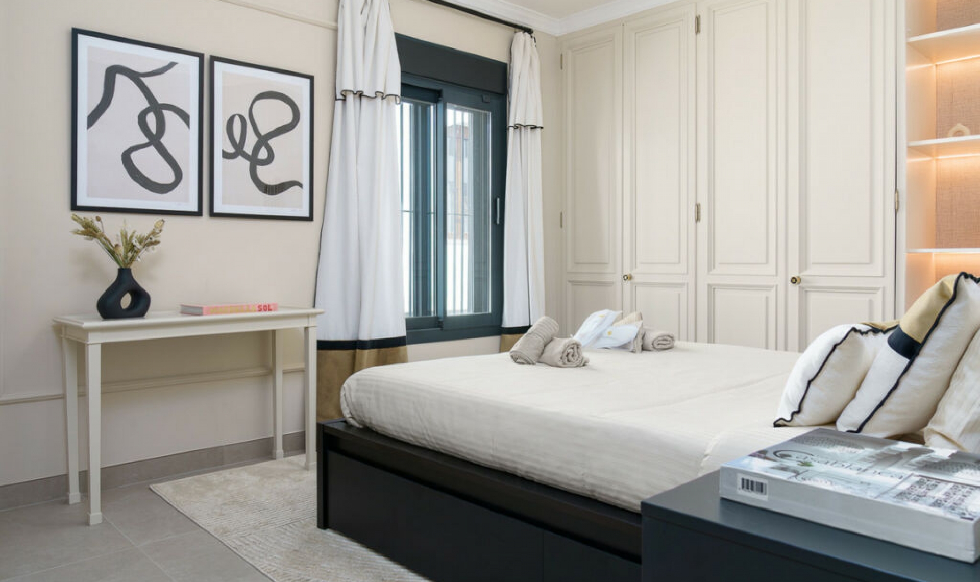 Resale - Apartment -
Puerto Banús