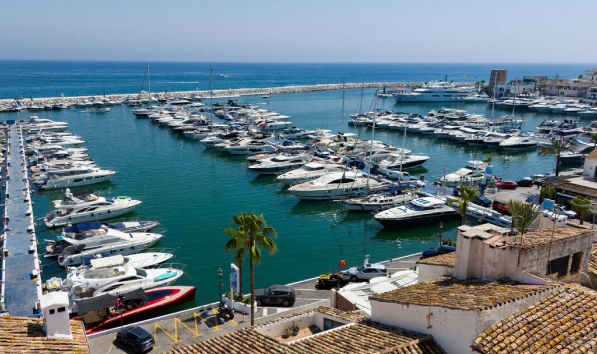 Resale - Apartment -
Puerto Banús