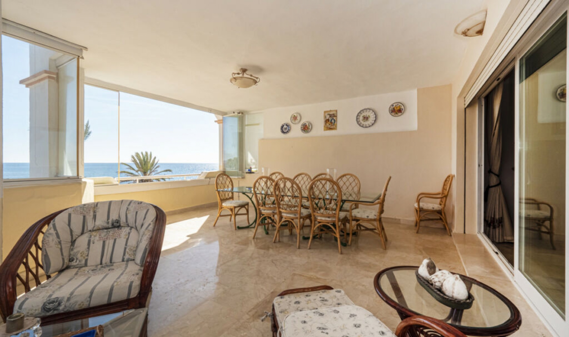 Resale - Apartment -
Puerto Banús