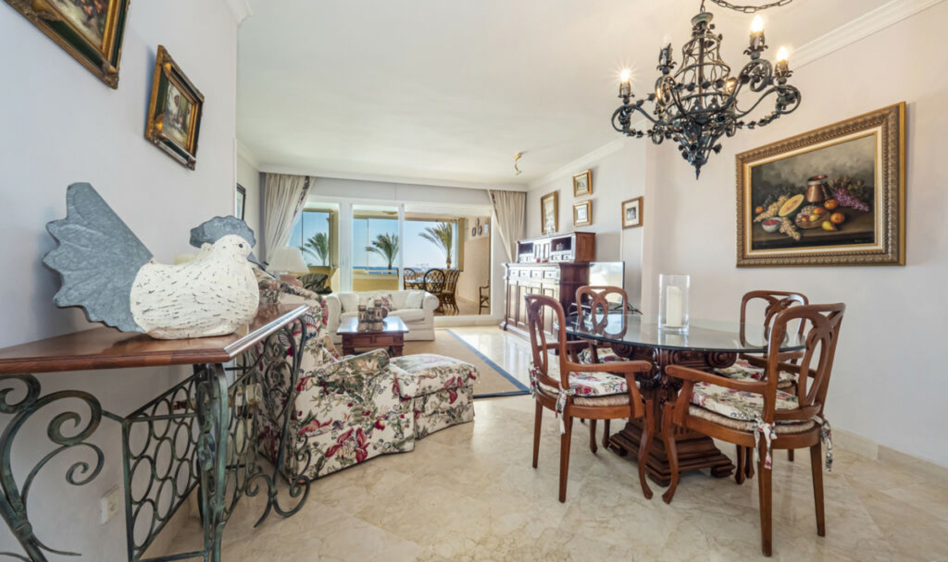 Resale - Apartment -
Puerto Banús
