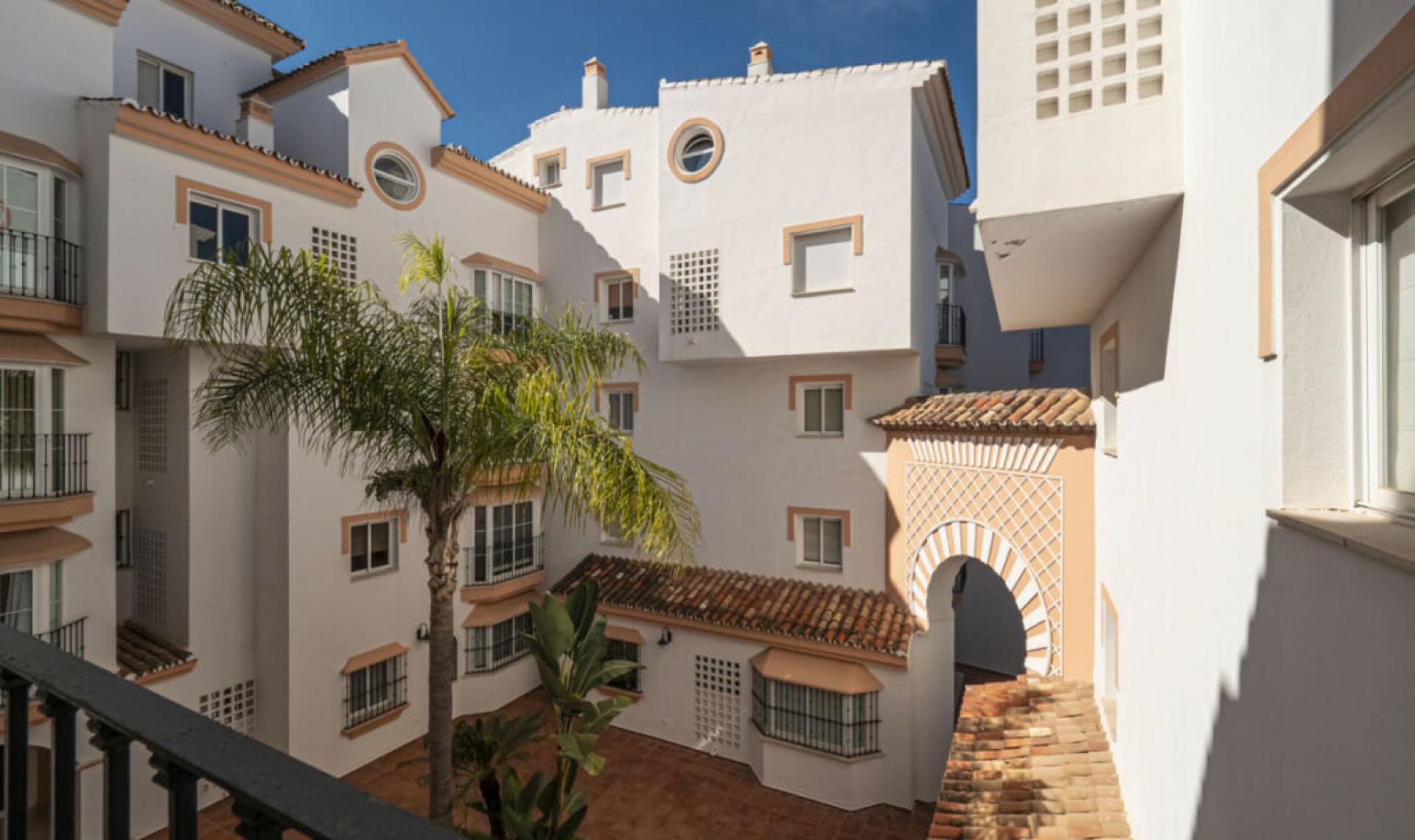 Resale - Apartment -
Puerto Banús