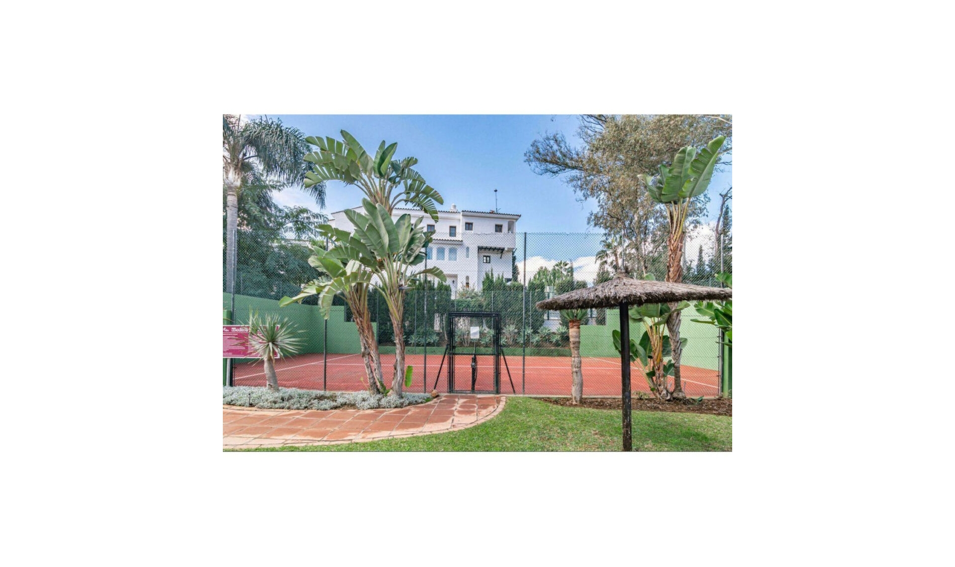 Resale - Apartment -
Puerto Banús