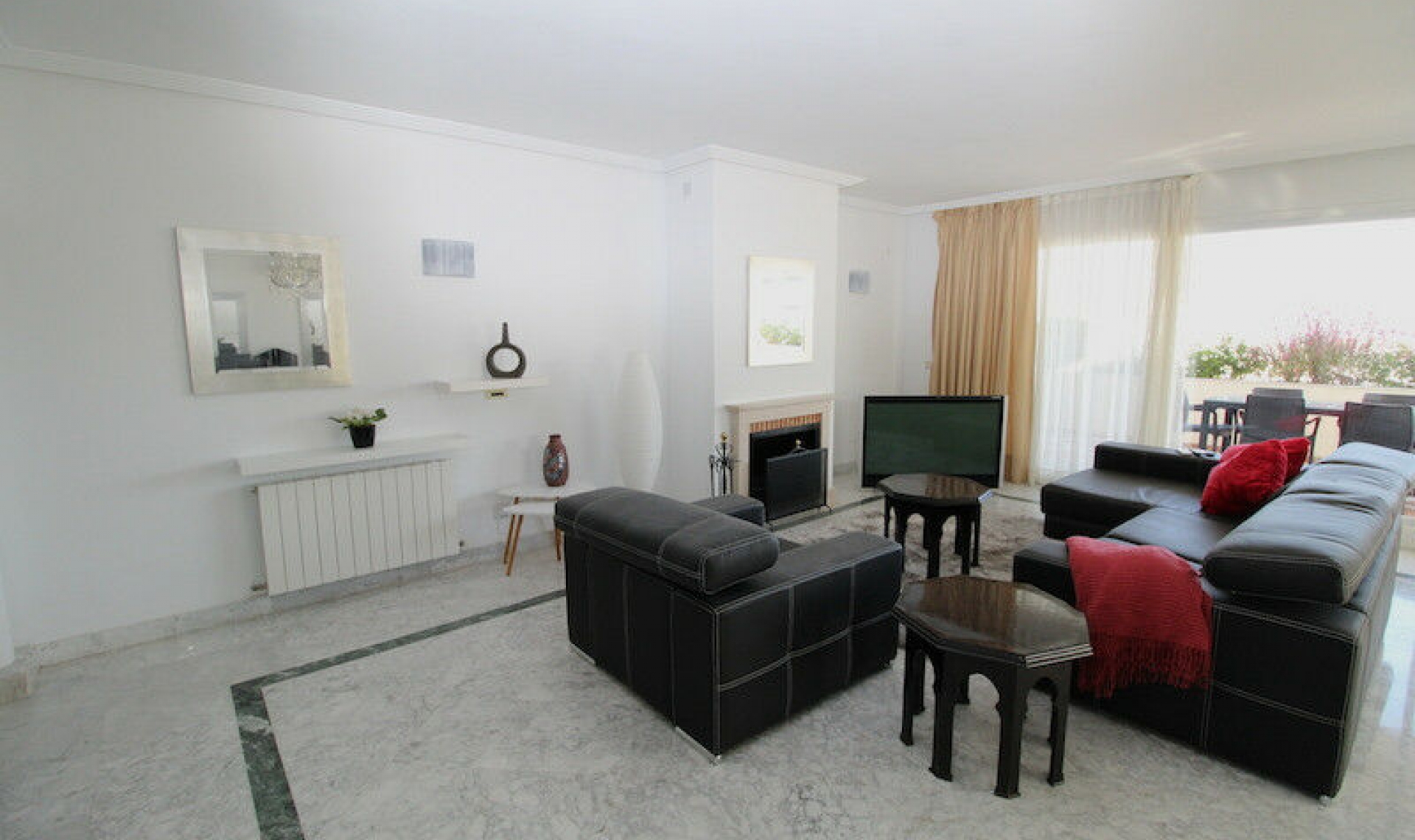 Resale - Apartment -
Puerto Banús