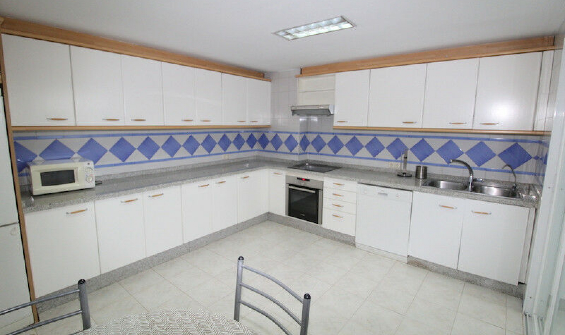 Resale - Apartment -
Puerto Banús