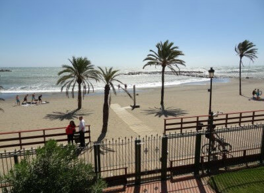 Resale - Apartment -
Puerto Banús
