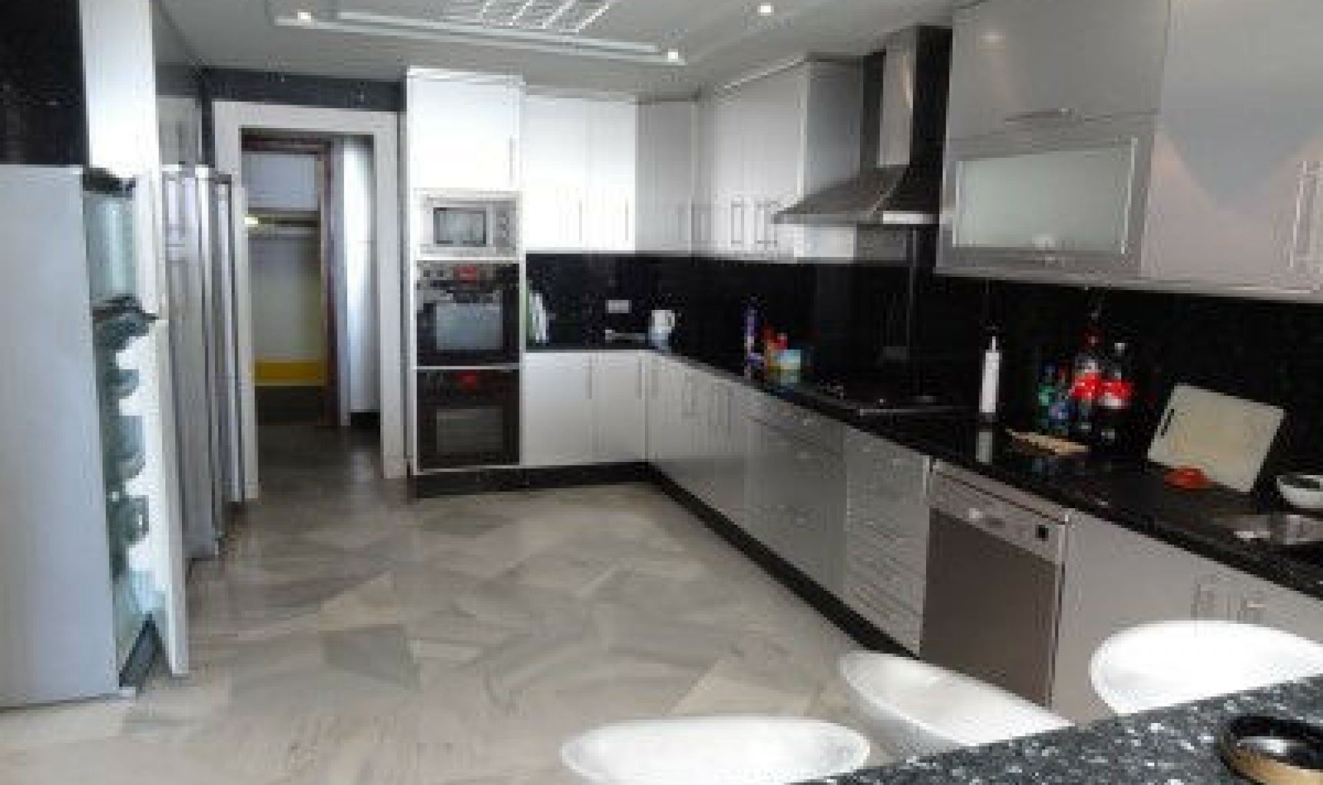 Resale - Apartment -
Puerto Banús
