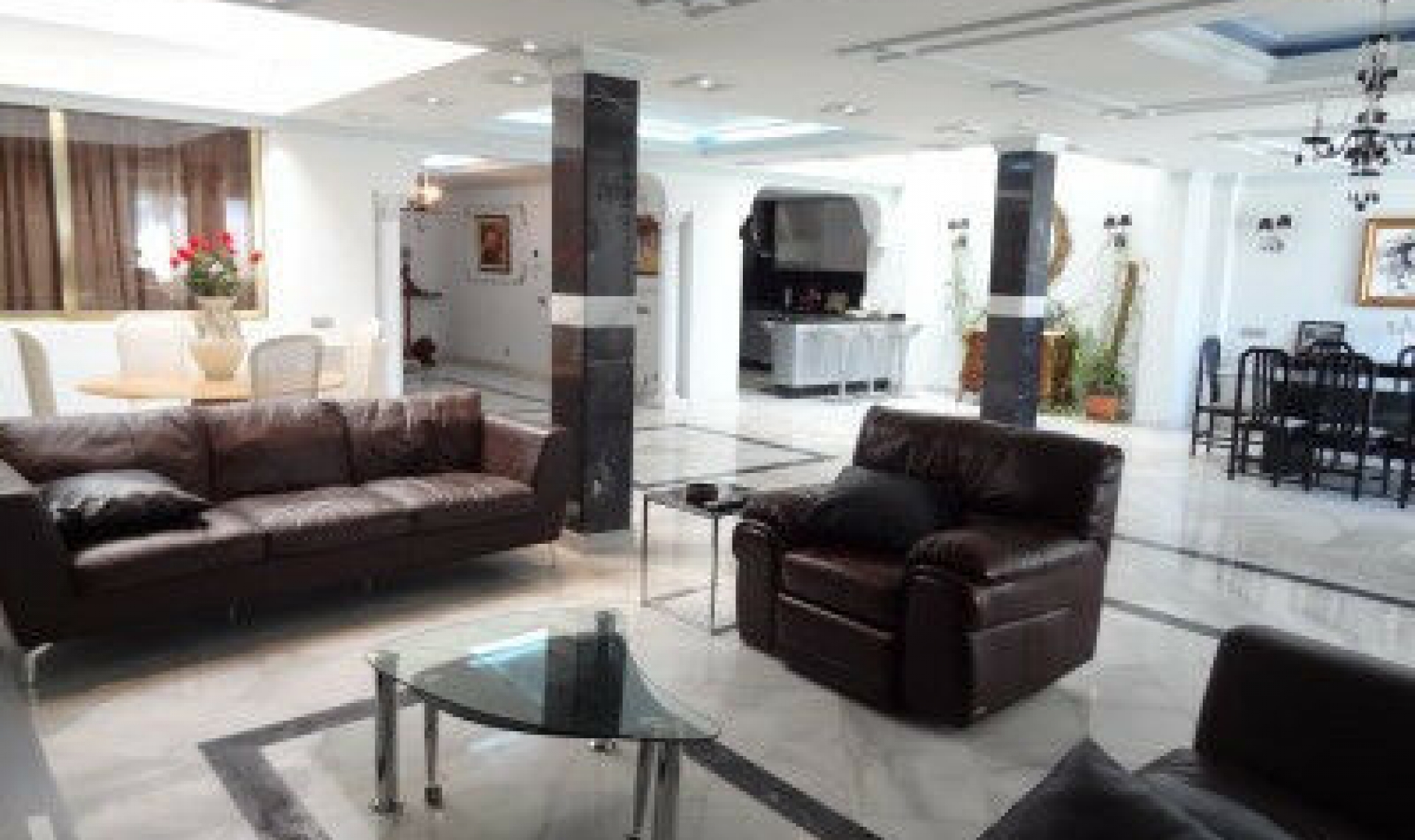 Resale - Apartment -
Puerto Banús