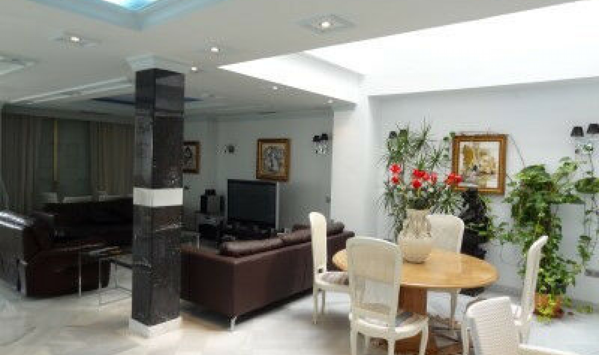 Resale - Apartment -
Puerto Banús