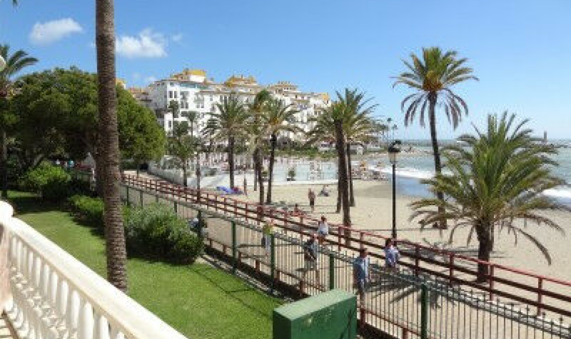 Resale - Apartment -
Puerto Banús