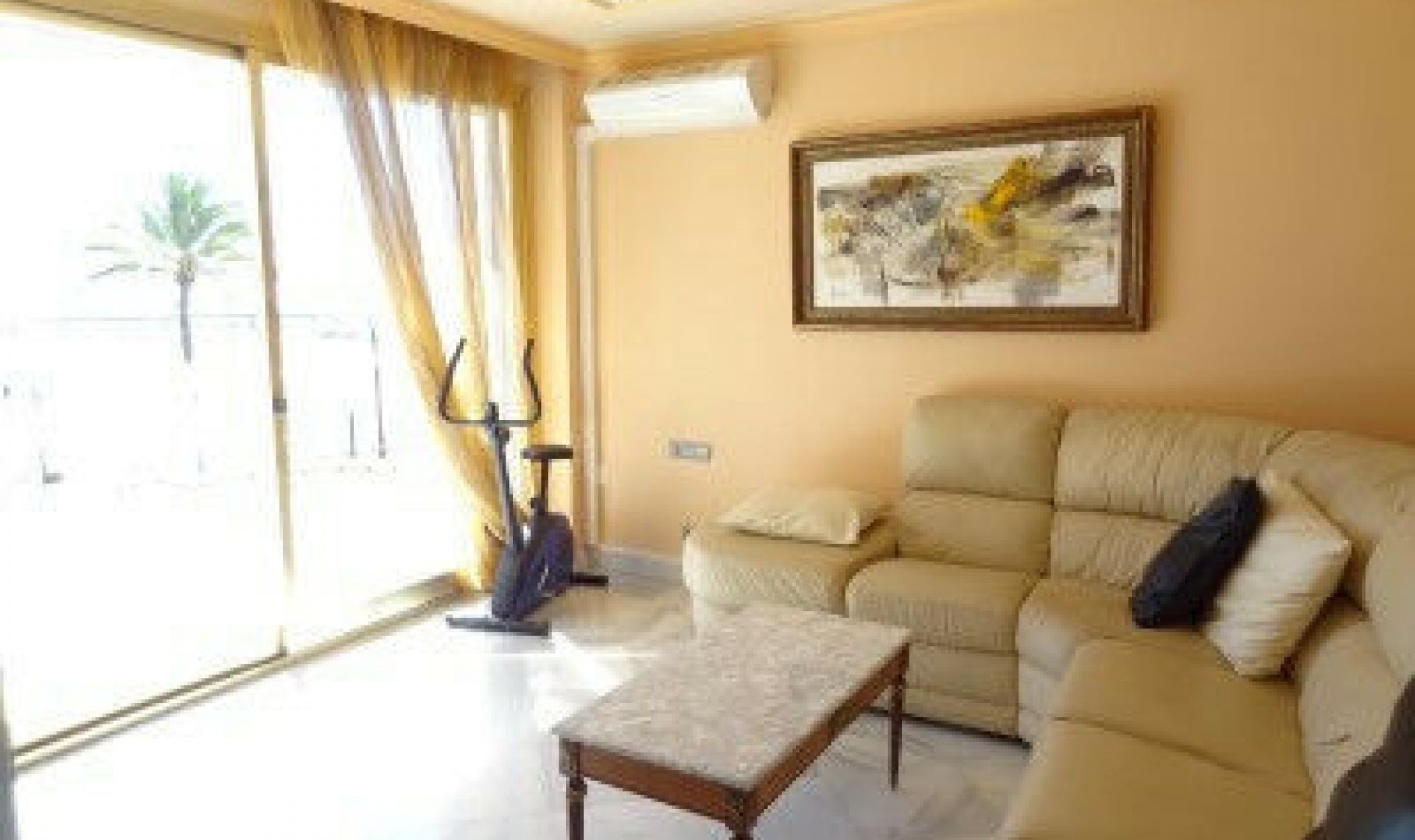Resale - Apartment -
Puerto Banús