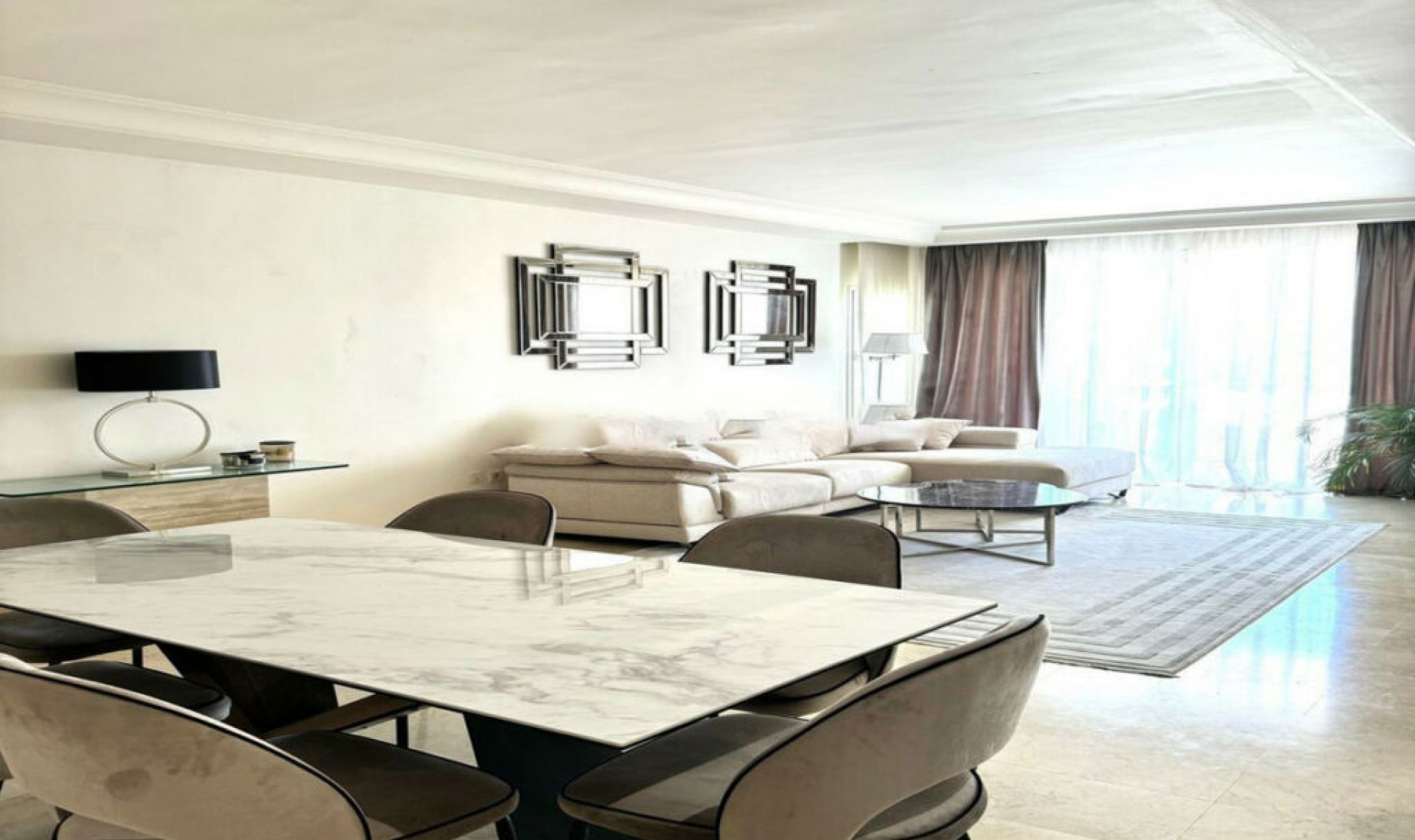 Resale - Apartment -
Puerto Banús