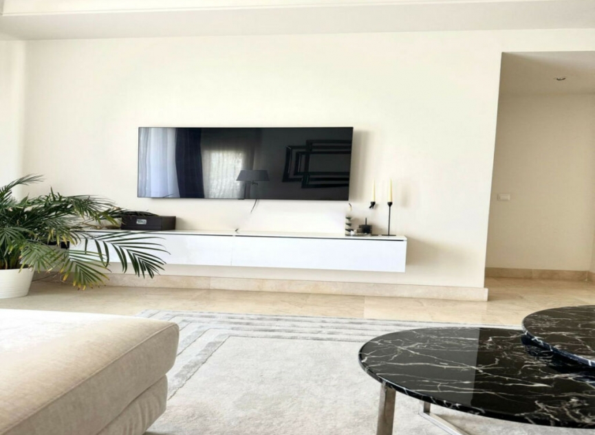 Resale - Apartment -
Puerto Banús