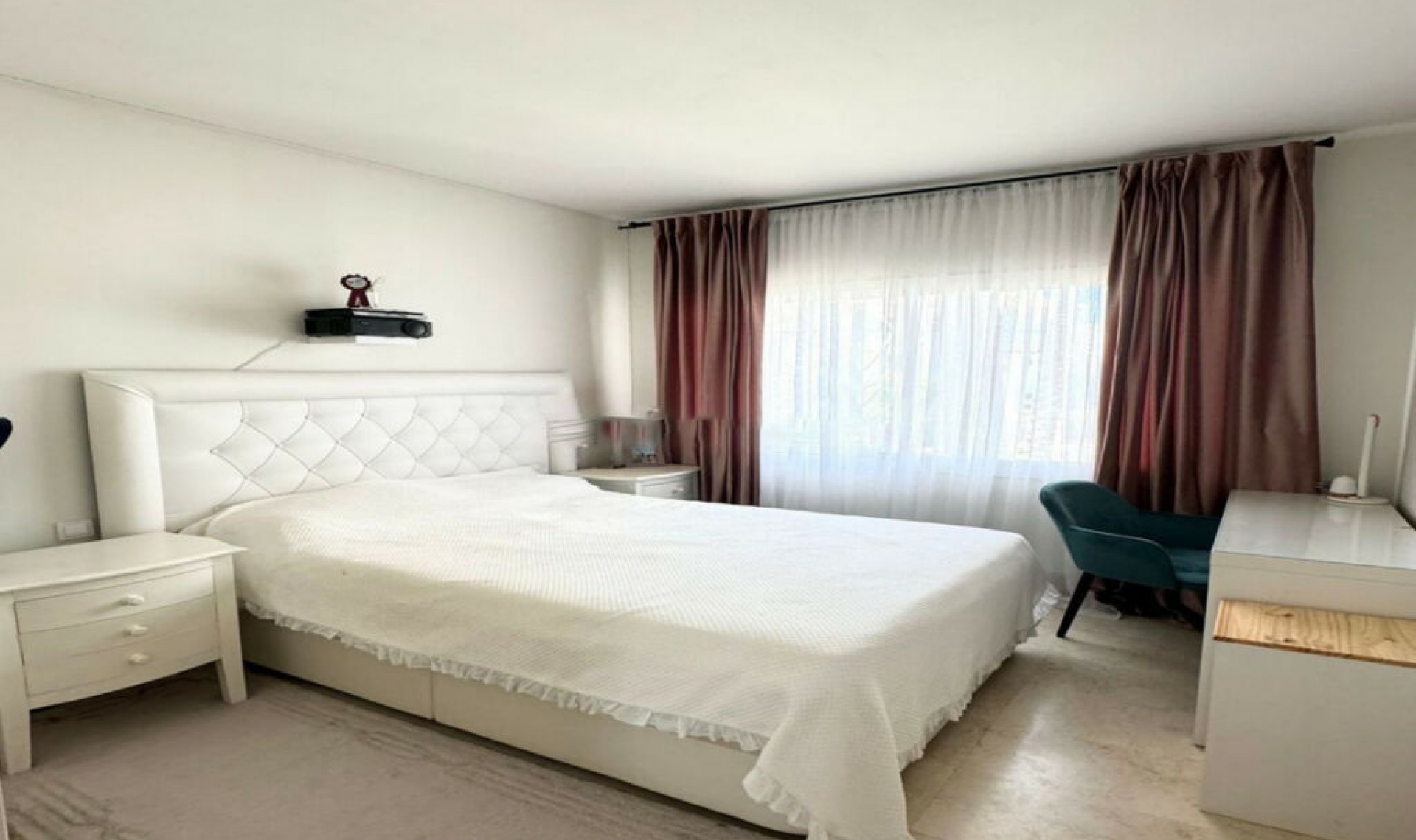 Resale - Apartment -
Puerto Banús