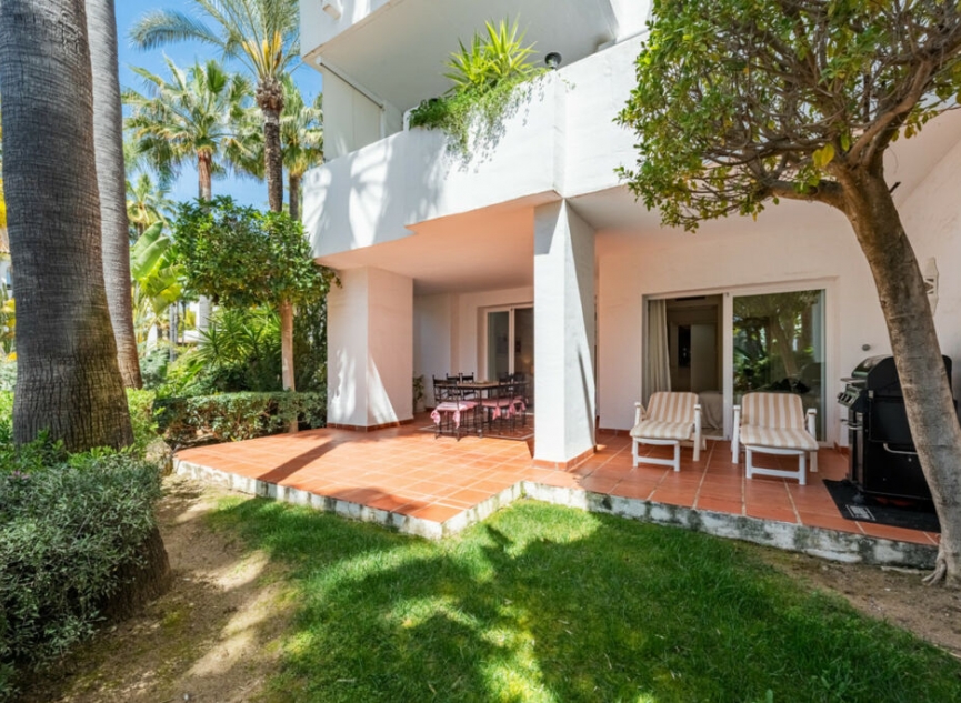Resale - Apartment -
Puerto Banús