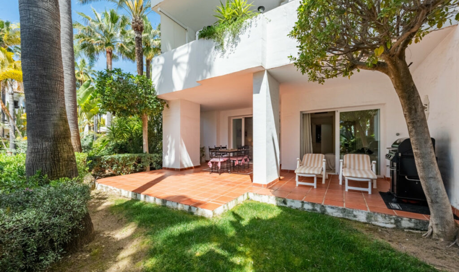Resale - Apartment -
Puerto Banús