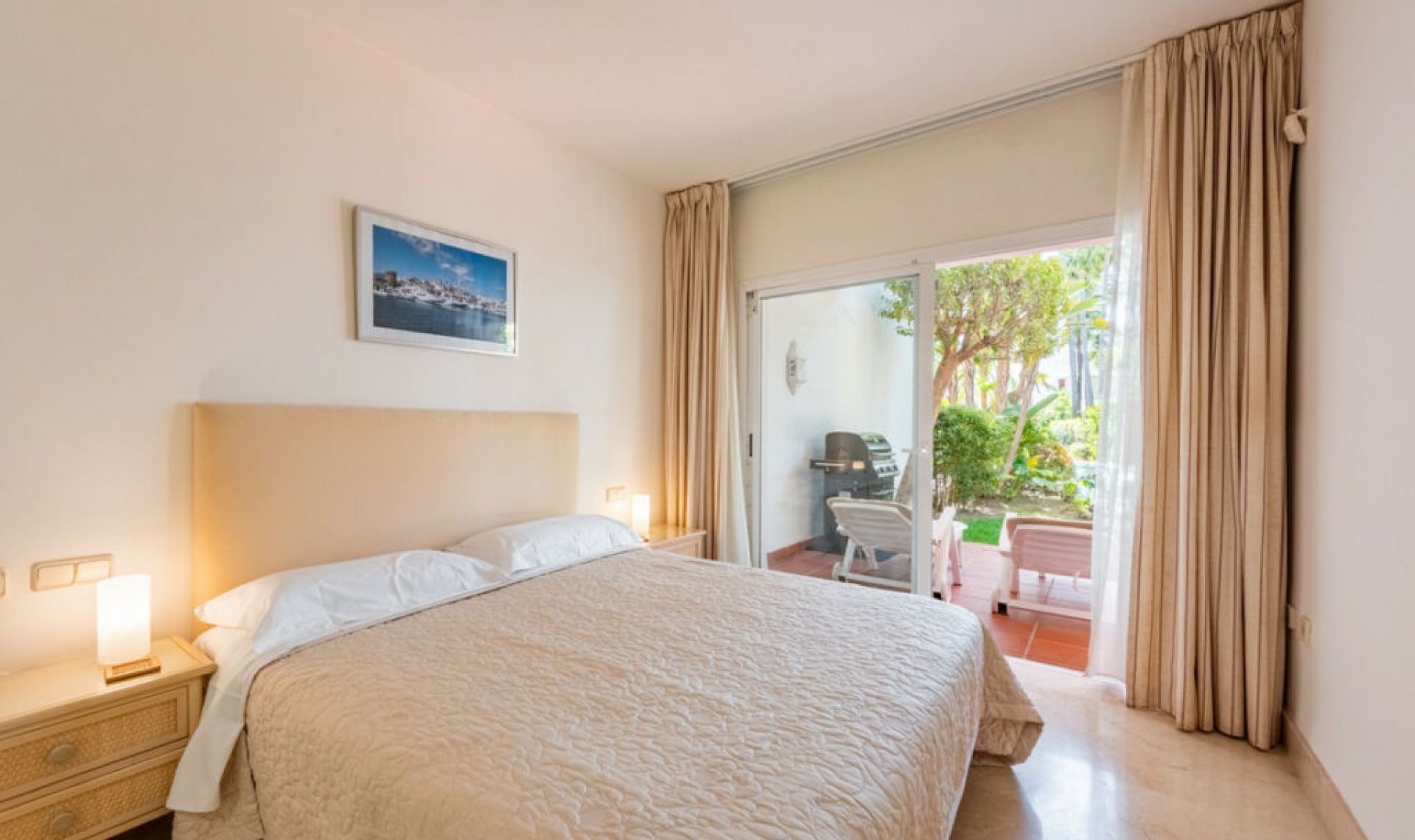 Resale - Apartment -
Puerto Banús