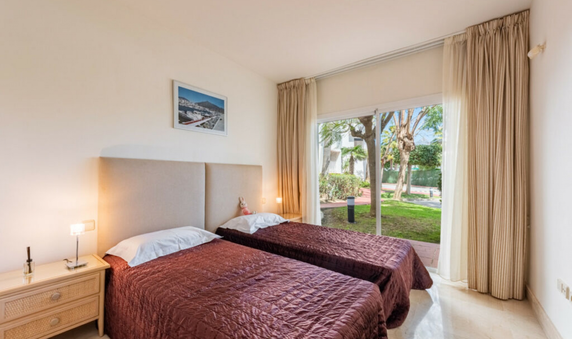 Resale - Apartment -
Puerto Banús