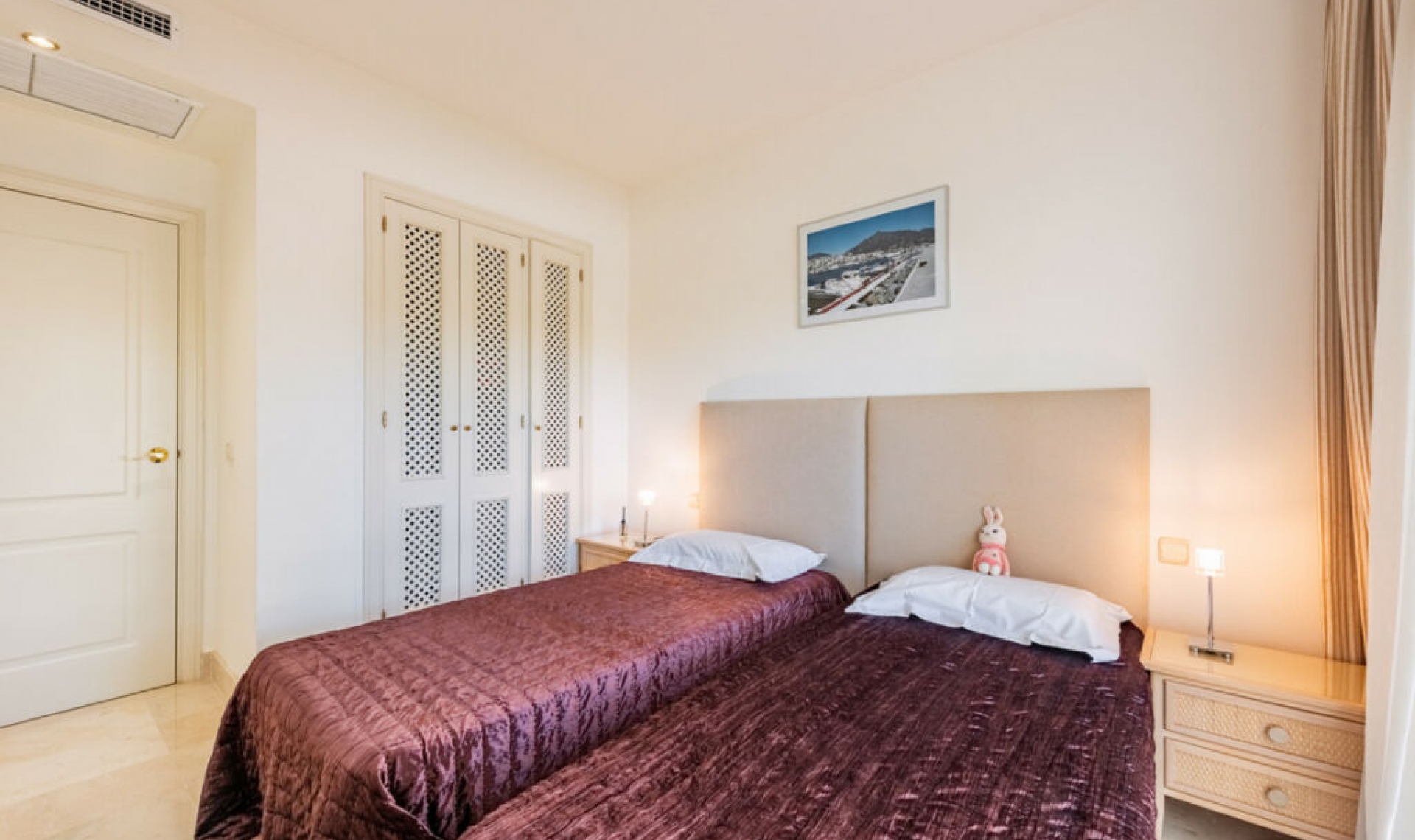 Resale - Apartment -
Puerto Banús