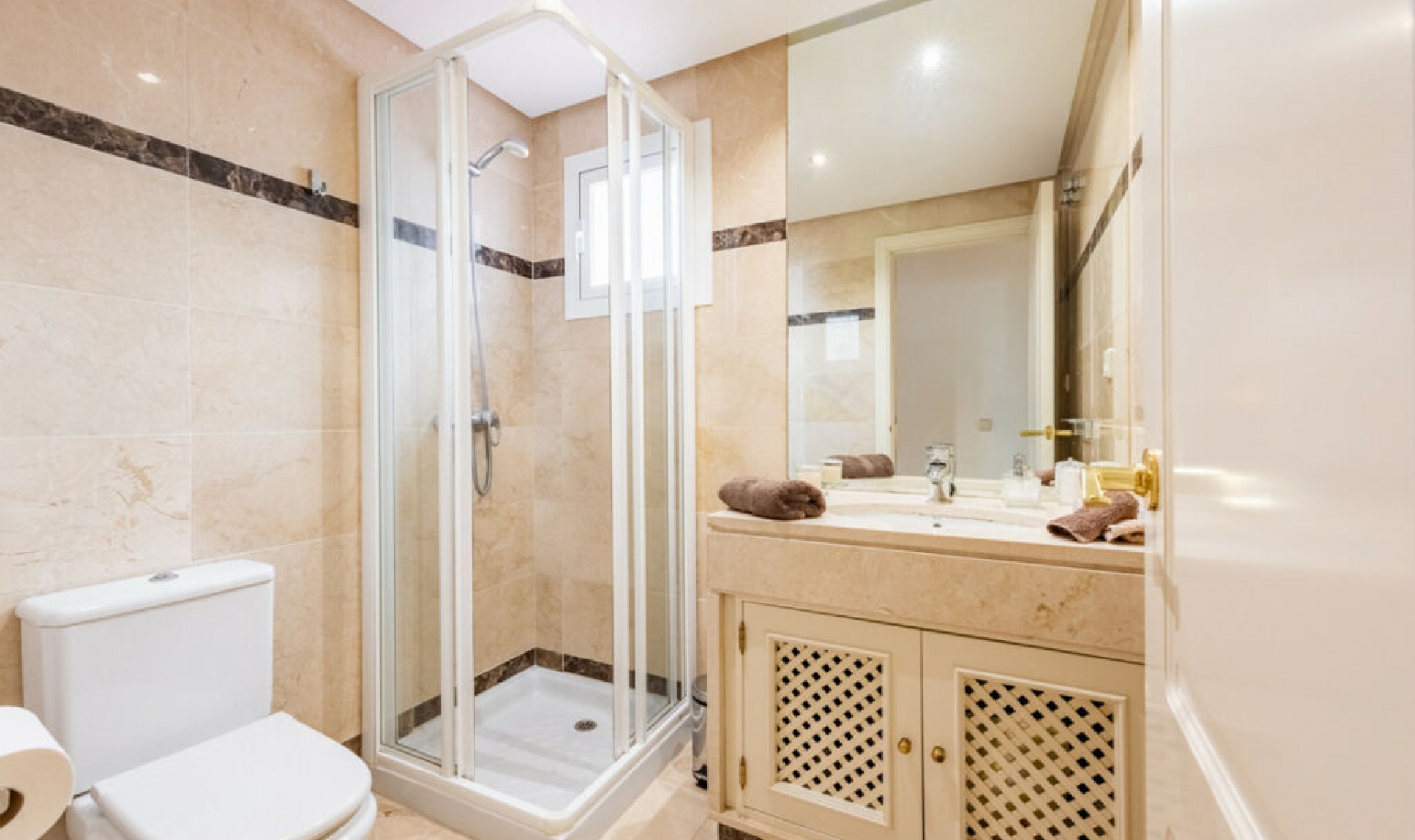 Resale - Apartment -
Puerto Banús