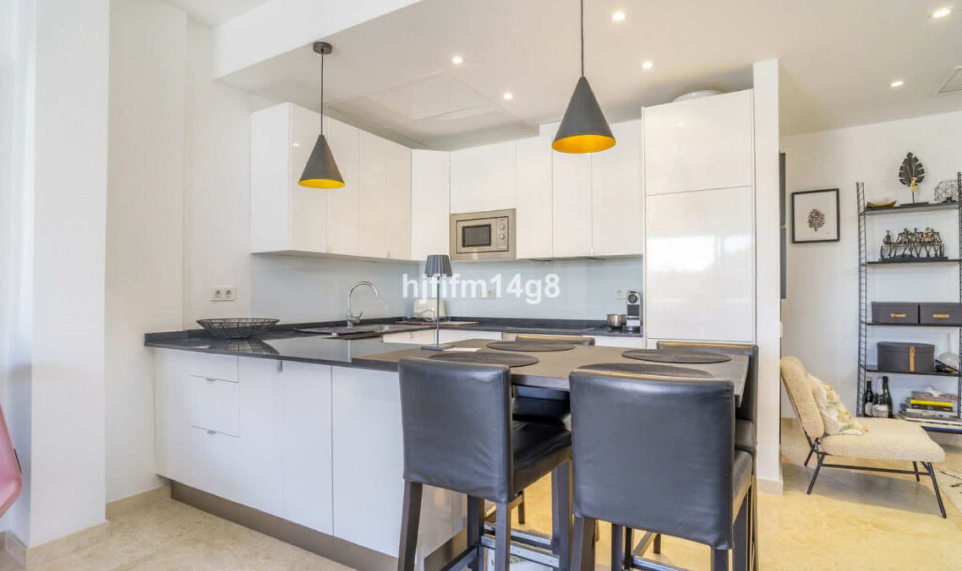 Resale - Apartment -
Puerto Banús