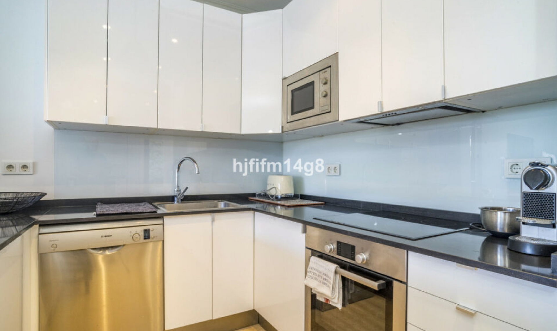 Resale - Apartment -
Puerto Banús