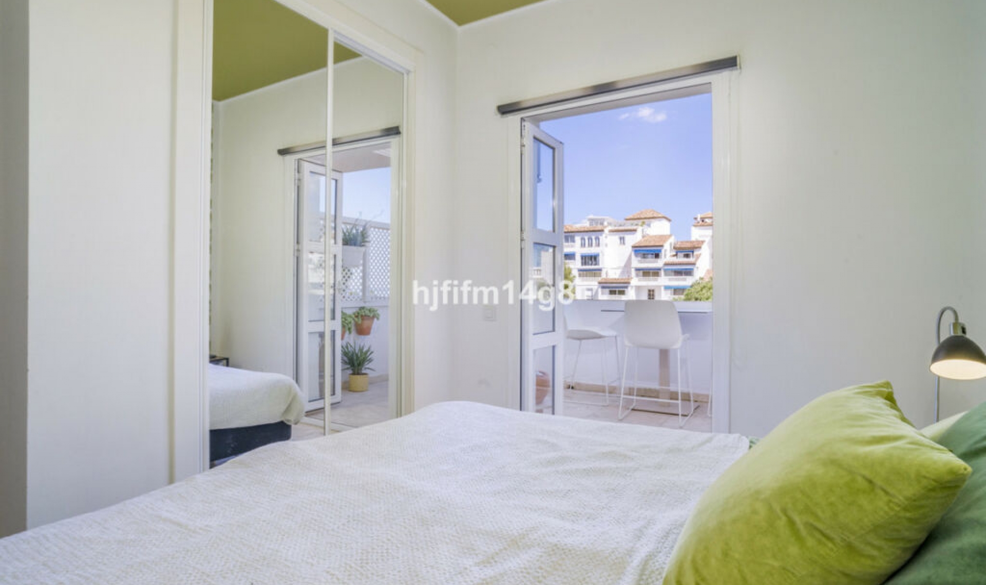 Resale - Apartment -
Puerto Banús