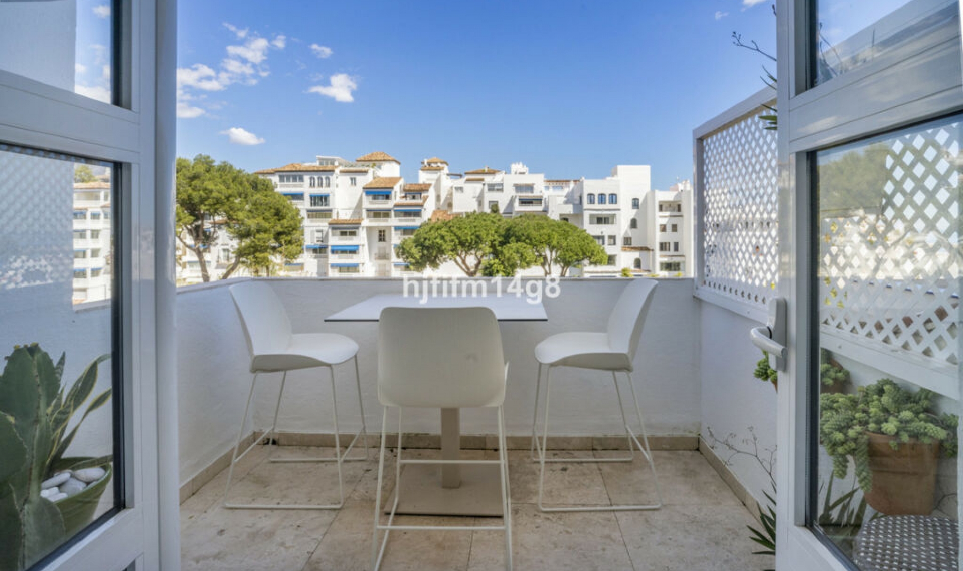 Resale - Apartment -
Puerto Banús