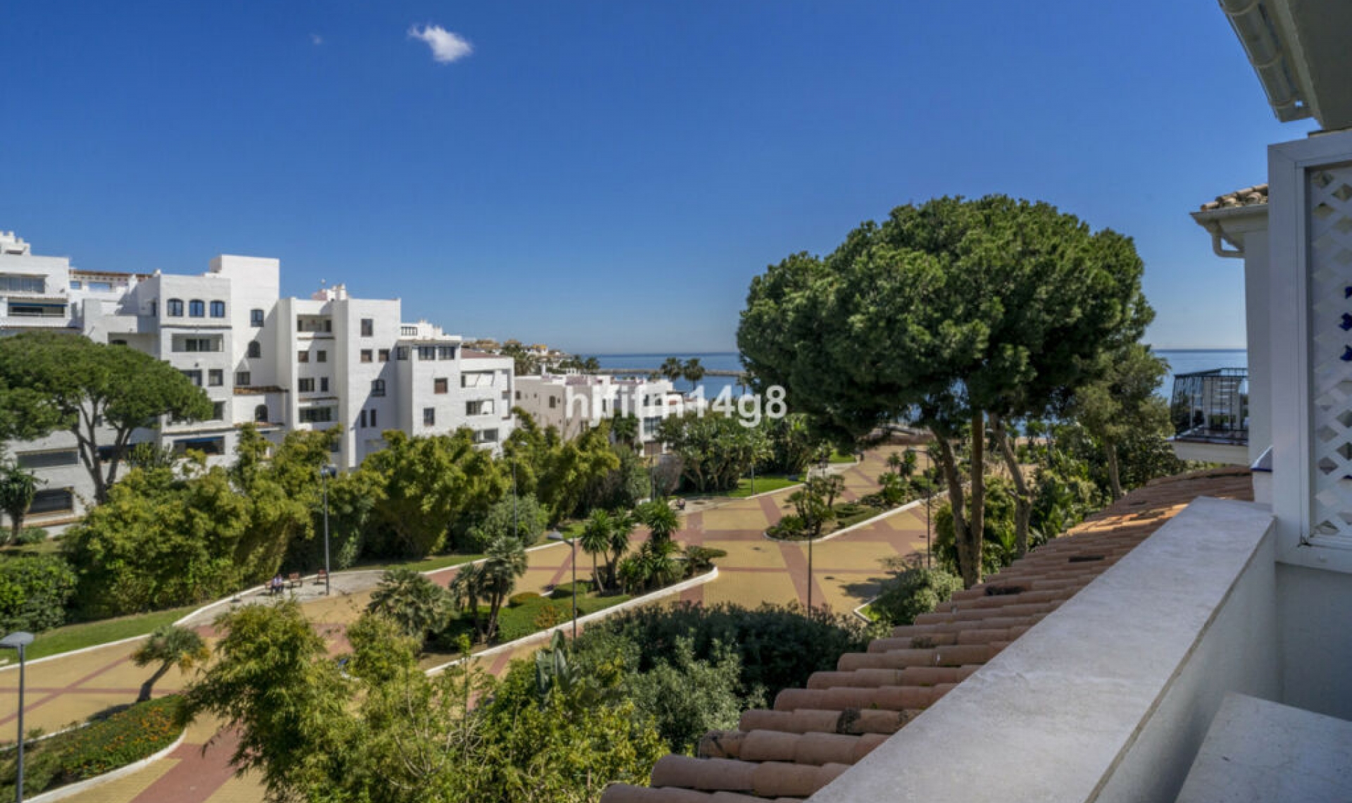 Resale - Apartment -
Puerto Banús