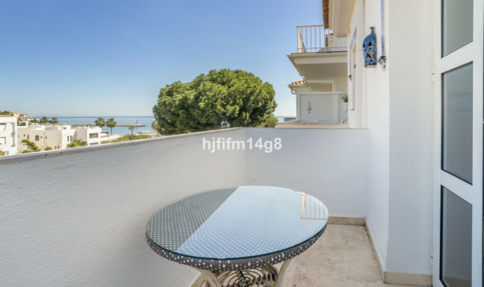 Resale - Apartment -
Puerto Banús