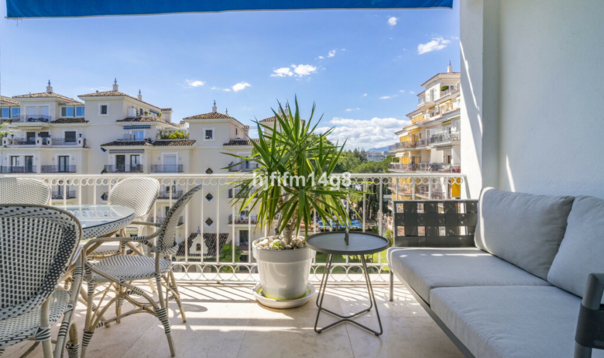 Resale - Apartment -
Puerto Banús