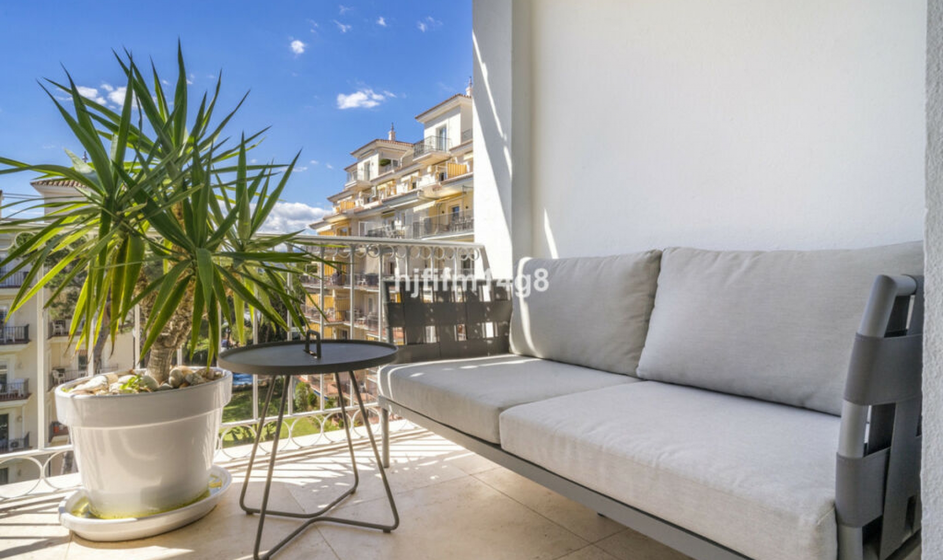 Resale - Apartment -
Puerto Banús