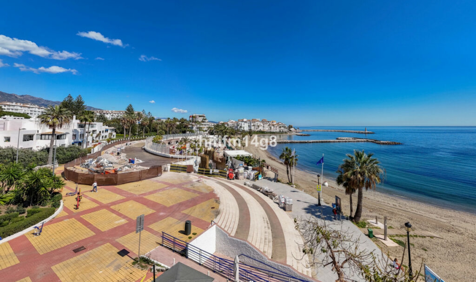 Resale - Apartment -
Puerto Banús