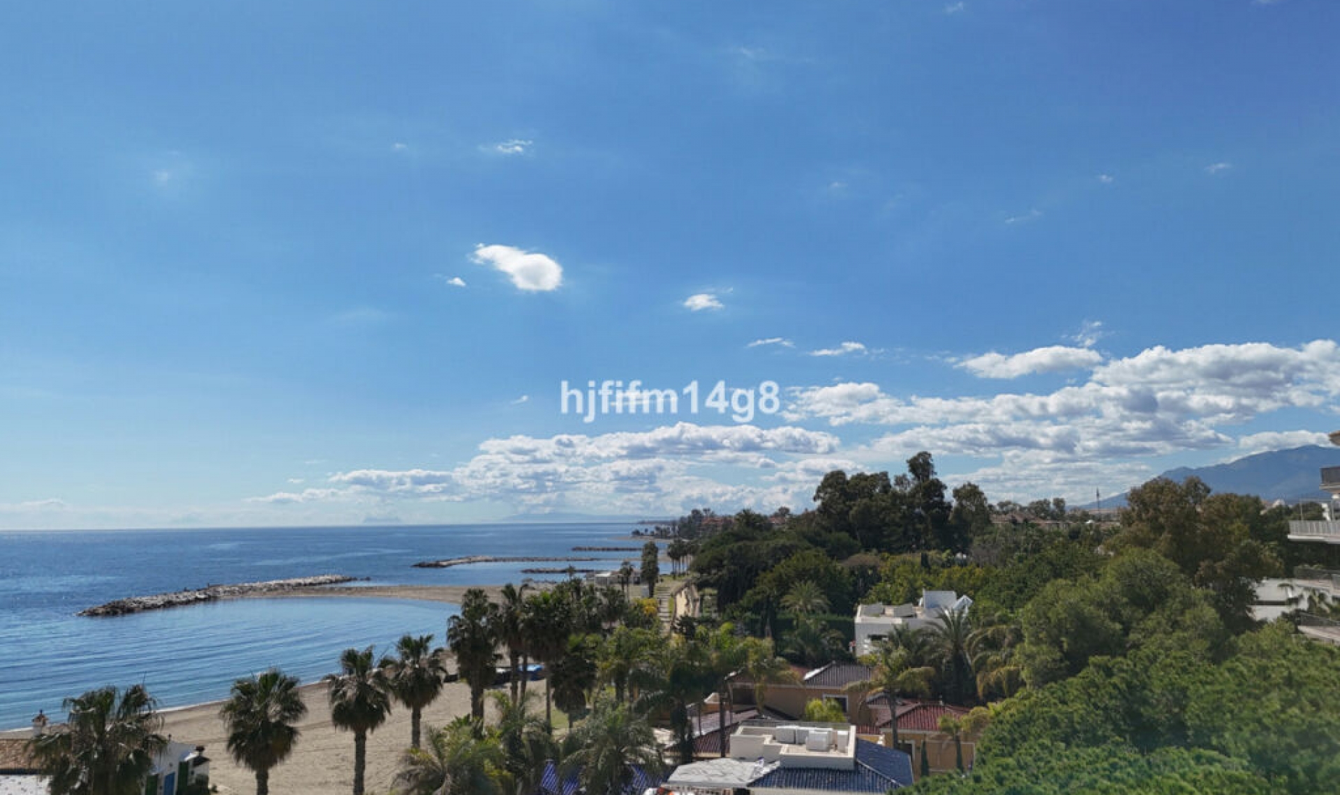 Resale - Apartment -
Puerto Banús