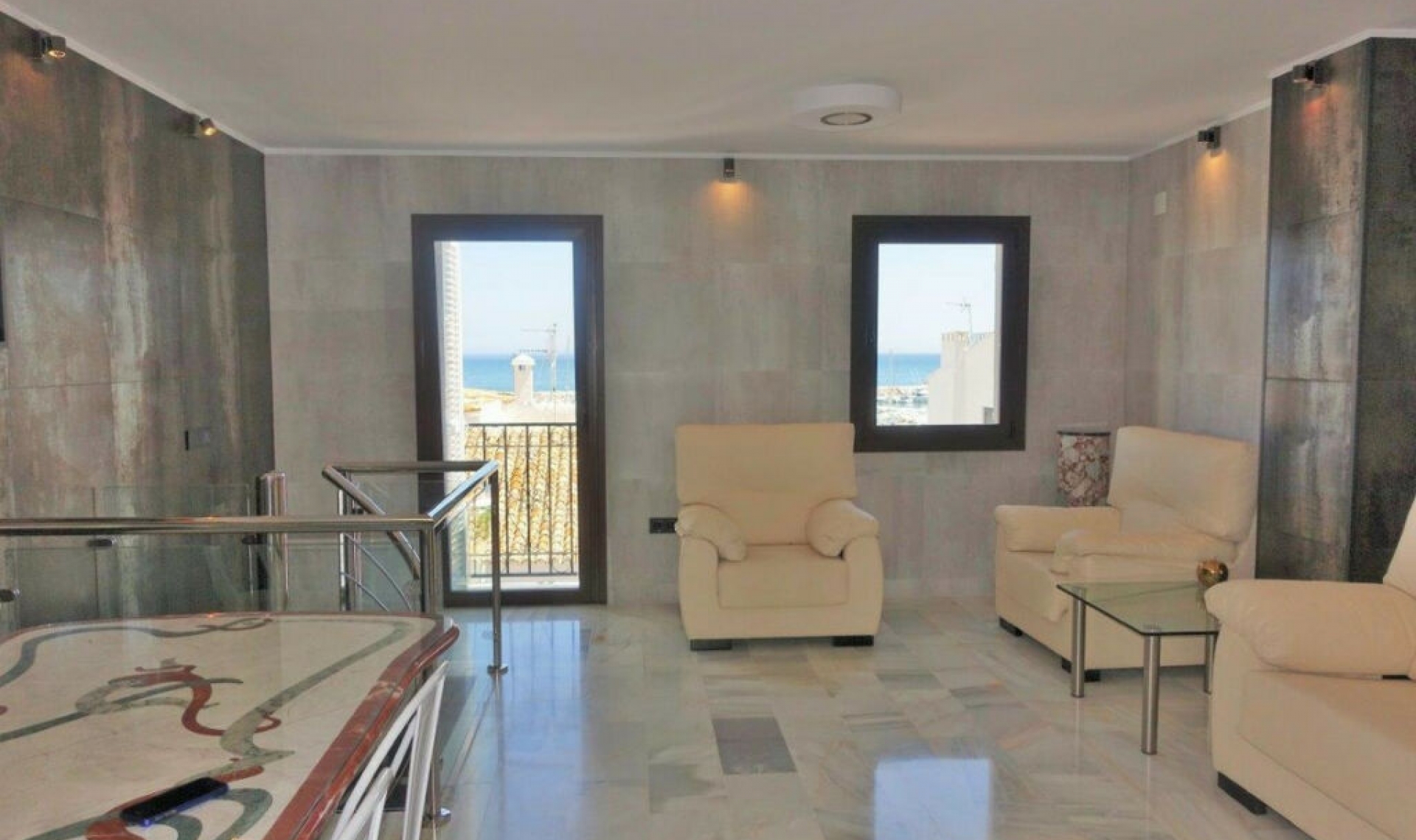 Resale - Apartment -
Puerto Banús