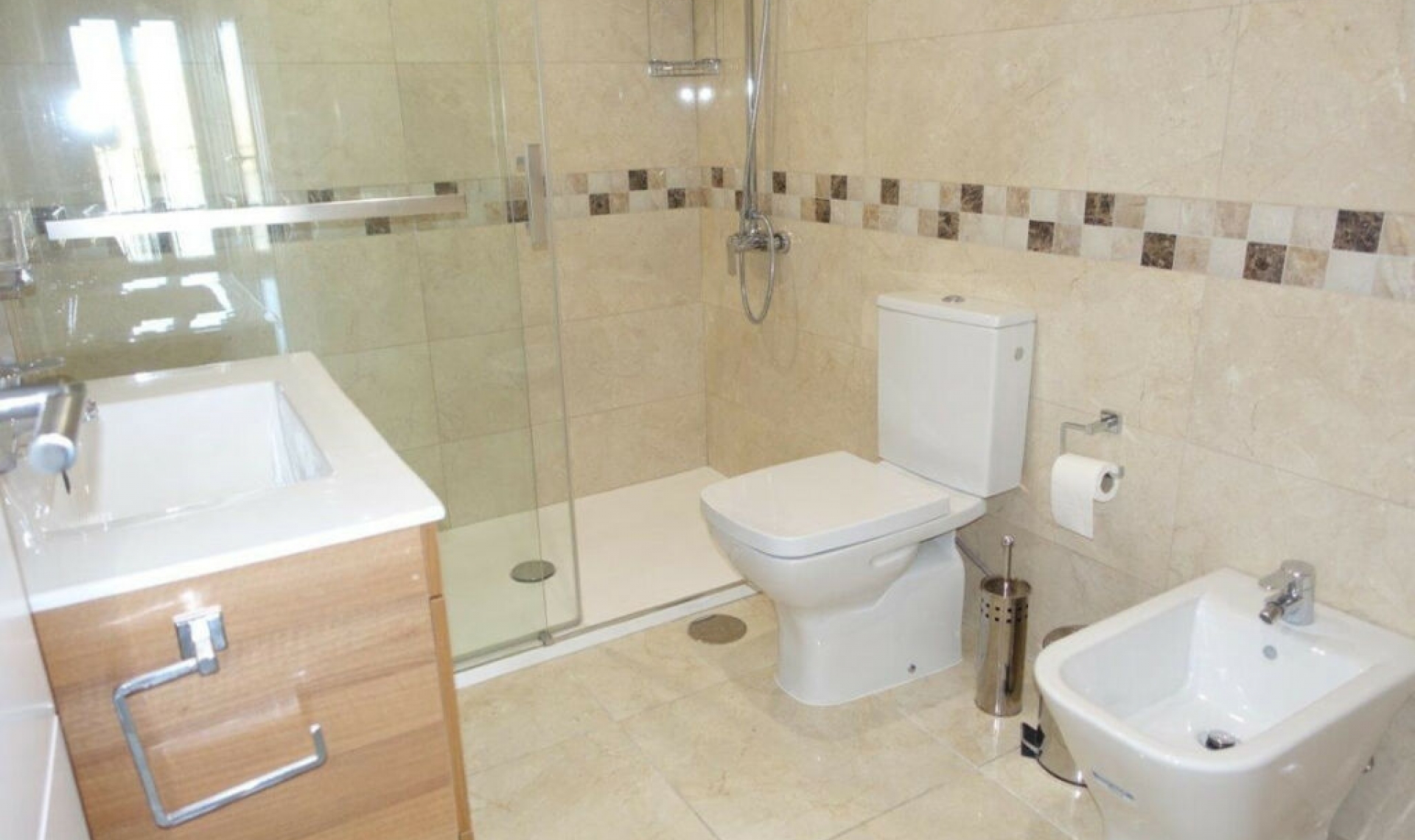 Resale - Apartment -
Puerto Banús