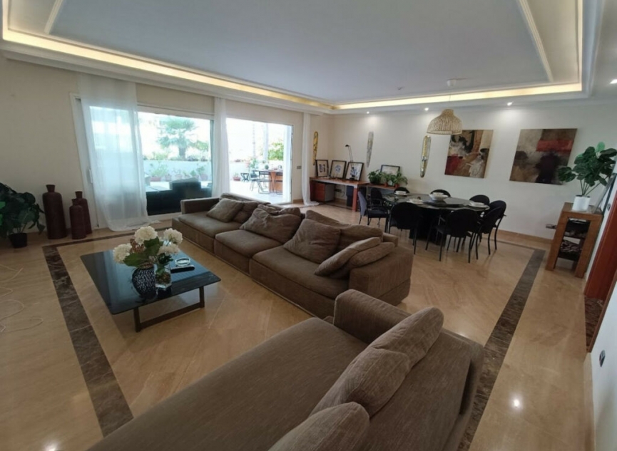 Resale - Apartment -
Puerto Banús