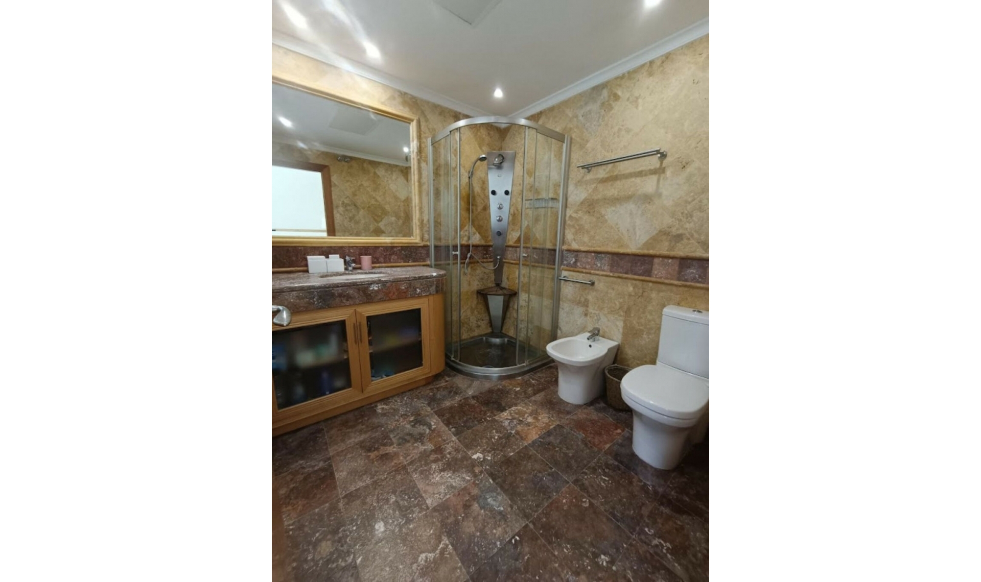 Resale - Apartment -
Puerto Banús