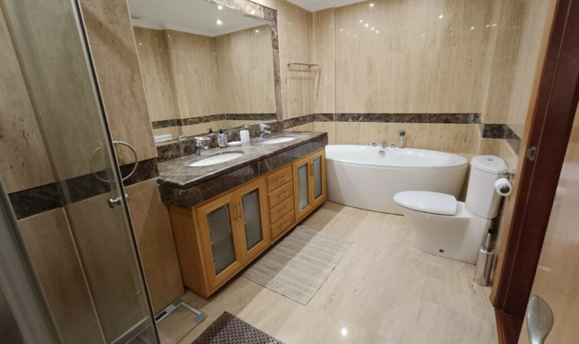 Resale - Apartment -
Puerto Banús